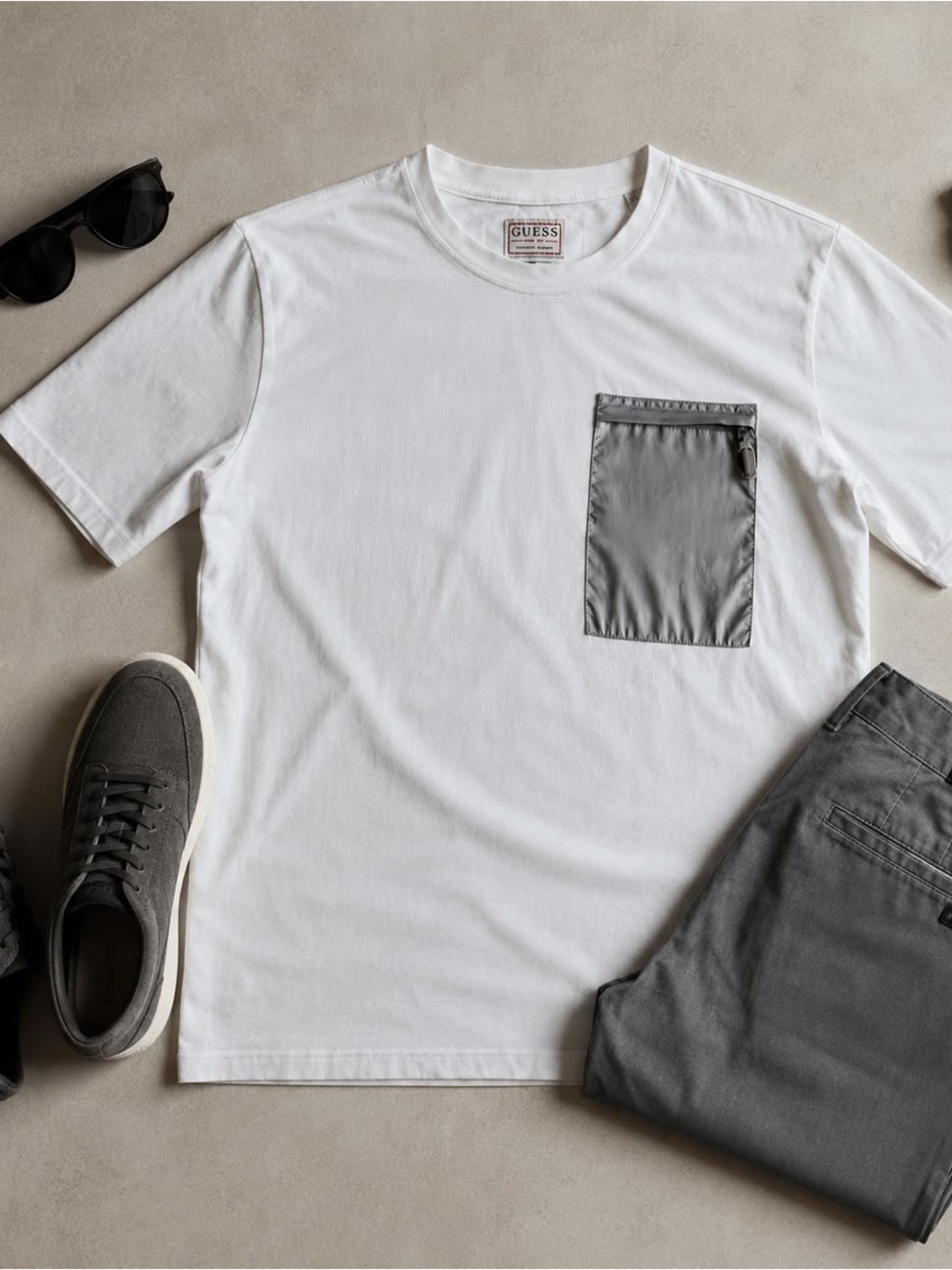 GUESS Originals White T-Shirt with Nylon Zip Pocket Size S - Picture 2 of 8